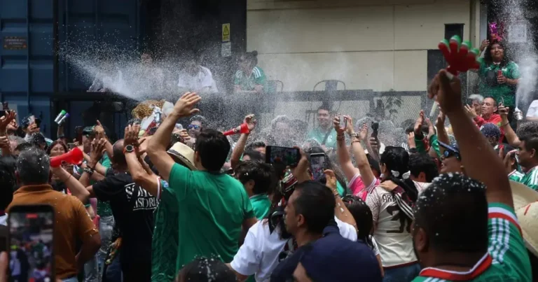 fan fest del zócalo pasa de la fiesta a la tristeza