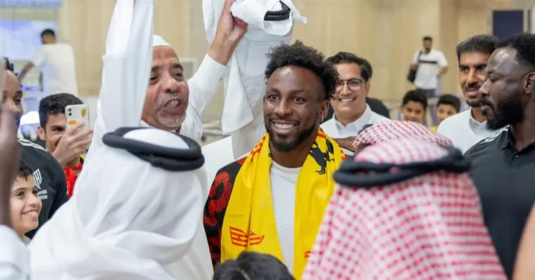 julián quiñones regresa como héroe a arabia saudita tras brillar con méxico en el mundial 2026
