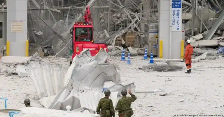 sismo en japón deja 30 muertos continúan rescates en kumamoto