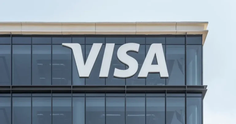 visa recortará 2 mil 600 empleos por el uso de ia