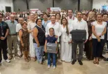 yucatán entrega 3,160 aparatos auditivos con inversión de 76 millones de pesos