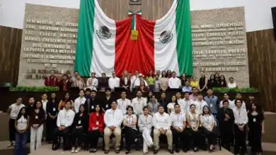 35 jóvenes toman la tribuna del congreso con el parlamento juvenil yucatán 2026