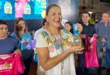alcaldesa presenta playeras, medallas y rutas del marathón mérida 2027