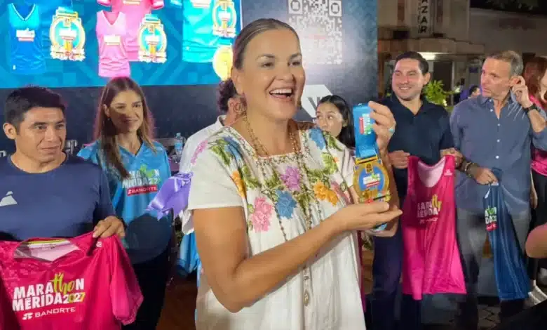 alcaldesa presenta playeras, medallas y rutas del marathón mérida 2027