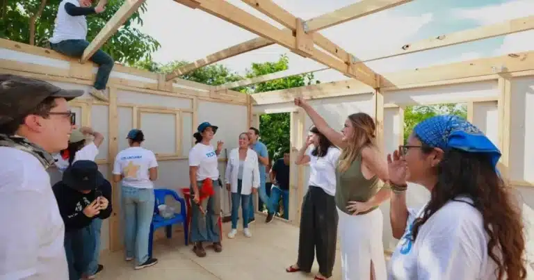 con gestión del ayuntamiento, techo entrega las primeras 10 viviendas de emergencia