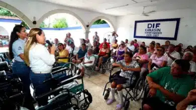 dif de kanasín entrega 40 sillas de ruedas con recursos municipales
