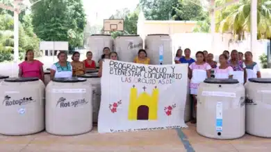dif yucatán entrega 24 tinacos a familias de kunché, en espita
