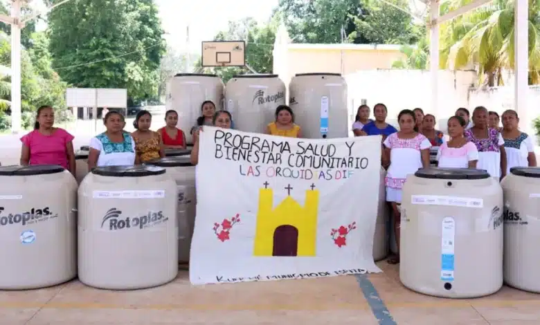 dif yucatán entrega 24 tinacos a familias de kunché, en espita