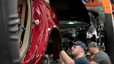 Donald Trump anuncia aumento de aranceles a autos y acero de Canadá