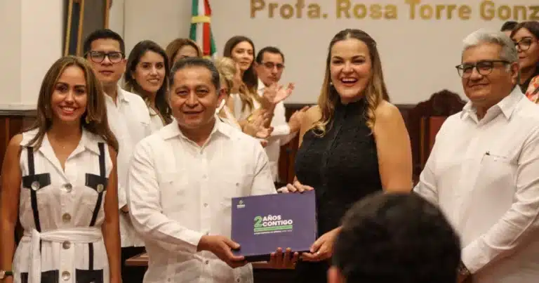 Ante el Cabildo, Cecilia Patrón presenta su Segundo Informe (Foto de cortesía)