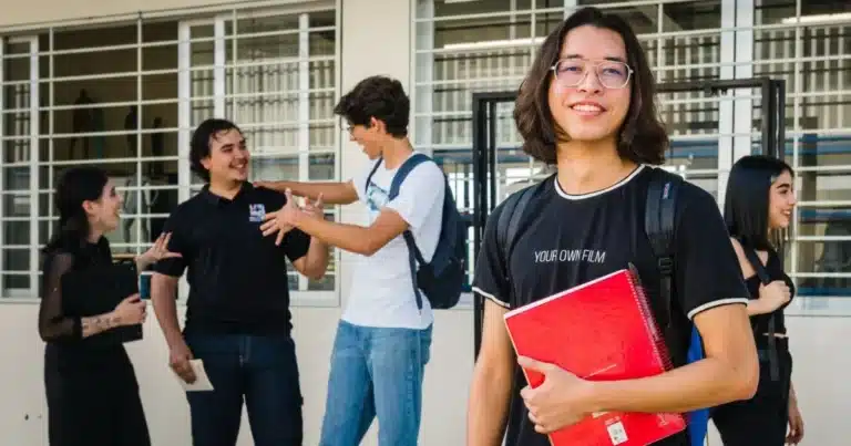 más de 8 mil jóvenes en yucatán no completaron su ingreso a preparatoria buscan reincorporarlos