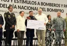 reconocen a bomberos y paramédicos de yucatán por su valor y años de servicio