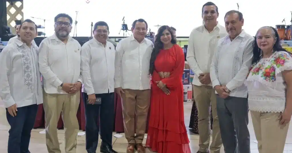 reconocen en yucatán a más de 3,800 trabajadores de apoyo a la educación (1)