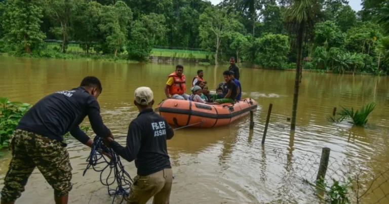 tormenta eléctrica en india deja 12 muertos por caída de rayos durante la temporada del monzón