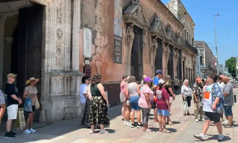 Última semana de vacaciones mantiene alta afluencia turística en mérida
