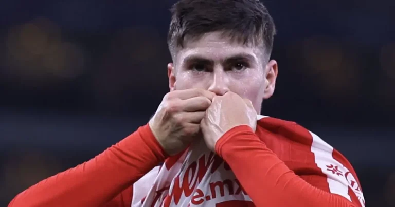 ¡hormiga gonzález da el salto a europa! chivas cierra su venta al olympiacos por 12 mdd