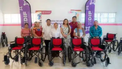 DIF Yucatán entrega 15 sillas de ruedas a personas de Temozón