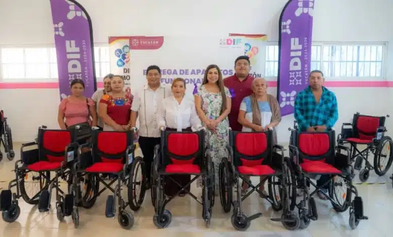 DIF Yucatán entrega 15 sillas de ruedas a personas de Temozón