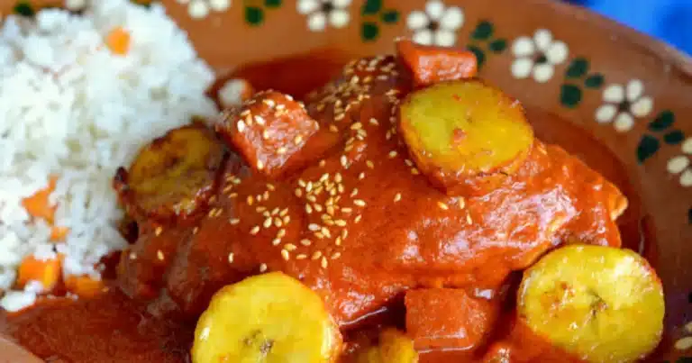 Mancha manteles: el mole mexicano con sabor incomparable (Foto de internet)