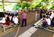 kanasín entrega computadoras a estudiantes de la secundaria técnica 71