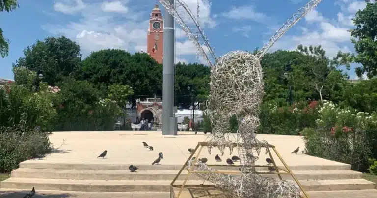 mérida estrena 180 adornos tricolores por las fiestas patrias