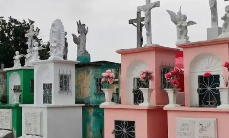 Anuncian horarios de misas y visitas a panteones el 2 de noviembre en Mérida