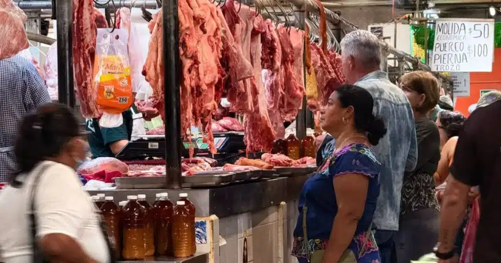 Baja el precio del pollo en Mérida y cae 10% la venta de carne de cerdo
