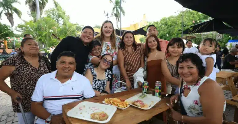 cecilia patrón impulsa el comercio local con la feria del panucho