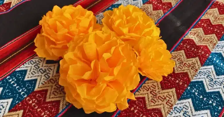 elabora flores de cempasúchil de papel crepé paso a paso