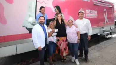 Cecilia Patrón visita Mastógrafo Municipal y llama a prevenir el cáncer de mama (Foto de cortesía)