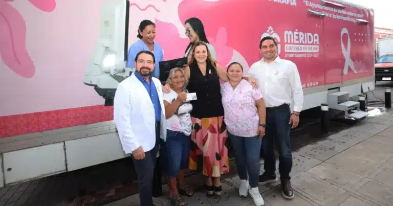 Cecilia Patrón visita Mastógrafo Municipal y llama a prevenir el cáncer de mama (Foto de cortesía)