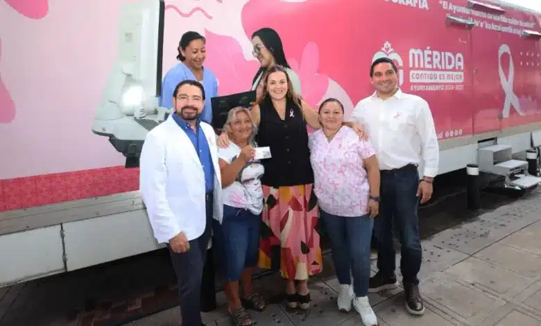 Cecilia Patrón visita Mastógrafo Municipal y llama a prevenir el cáncer de mama (Foto de cortesía)