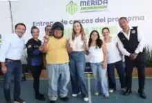entregan 265 cascos certificados a motociclistas de plataforma en mérida