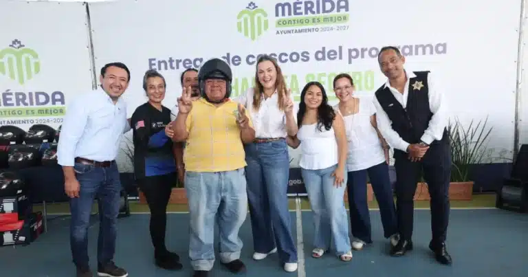 entregan 265 cascos certificados a motociclistas de plataforma en mérida