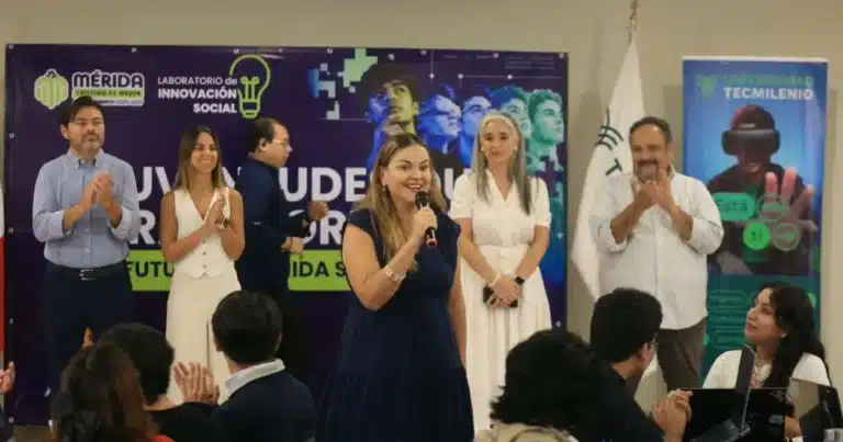 Jóvenes proponen soluciones con IA para Mérida