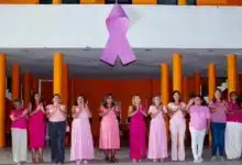 kanasín se ilumina de rosa por la prevención del cáncer de mama