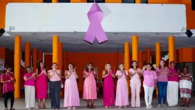 kanasín se ilumina de rosa por la prevención del cáncer de mama