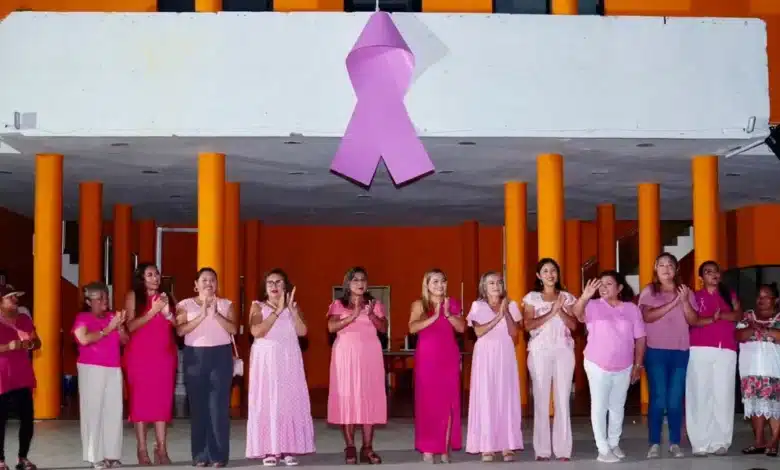 kanasín se ilumina de rosa por la prevención del cáncer de mama