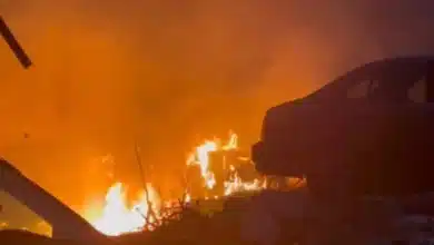 Policía Ecológica de Kanasín sofoca incendio provocado por quema de plásticos