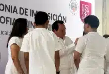 reciben 82 estudiantes de enfermería sus insignias para comenzar prácticas