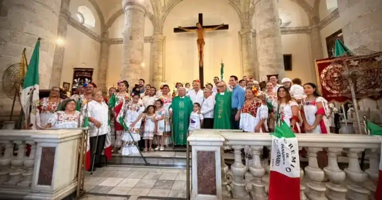 reparten más de 7 mil panes por tradición en mérida