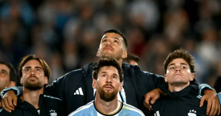show de drones en la despedida de messi así fue el homenaje en el monumental