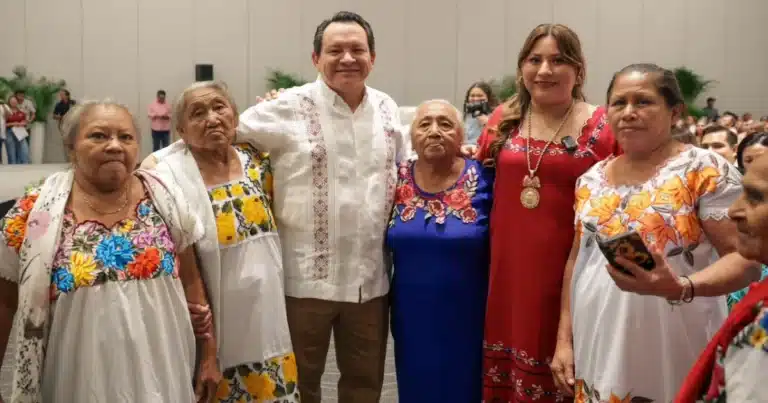 yucatán reconoce a 313 parteras tradicionales con apoyos de 18 mil pesos al año