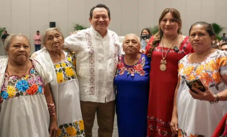 yucatán reconoce a 313 parteras tradicionales con apoyos de 18 mil pesos al año